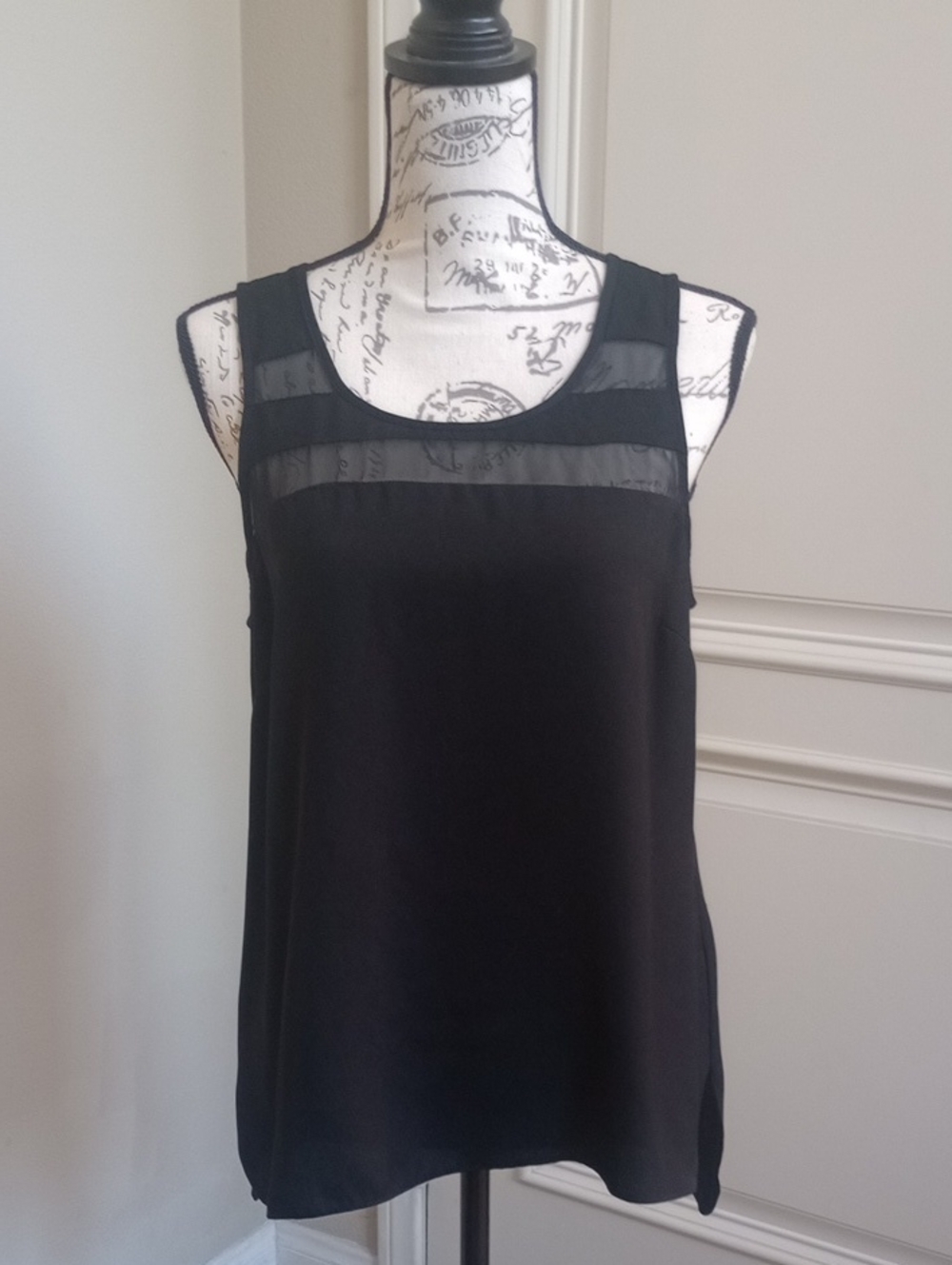 Attention Black Top